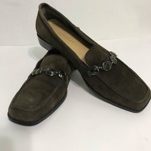 Villager by Liz Claiborne Olive Green Loafers 8.5M